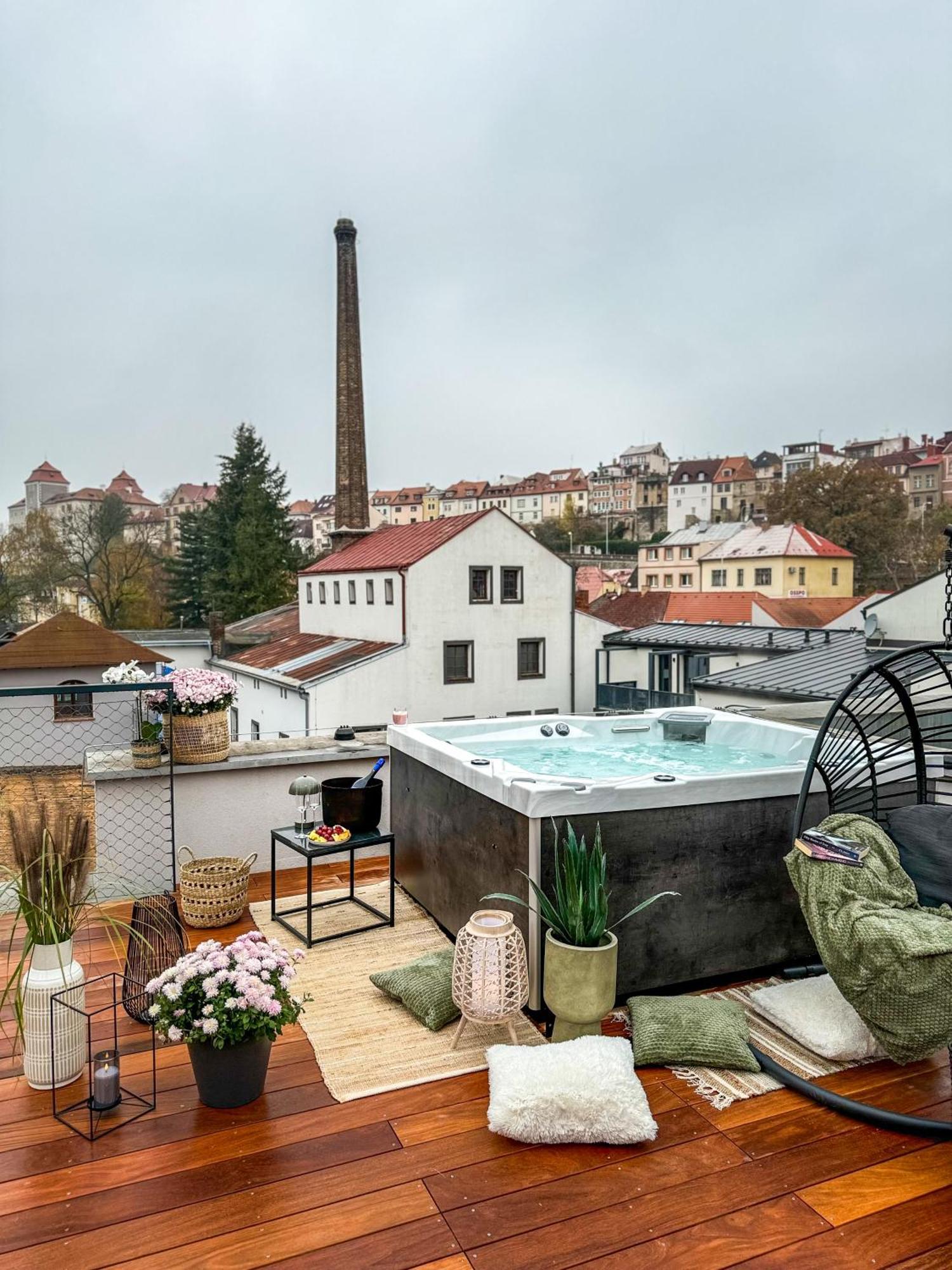 Aparthotel Na Klenici Mladá Boleslav Exteriör bild
